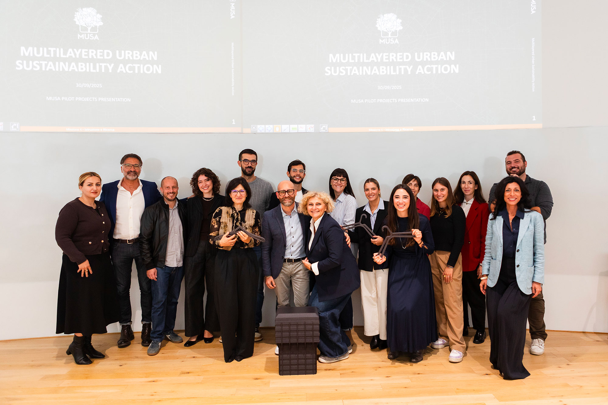 Presentazione ufficiale del progetto Dalla Moda al Design in SDA Bocconi, con Velaskello realizzato in PLA e tessuti riciclati.