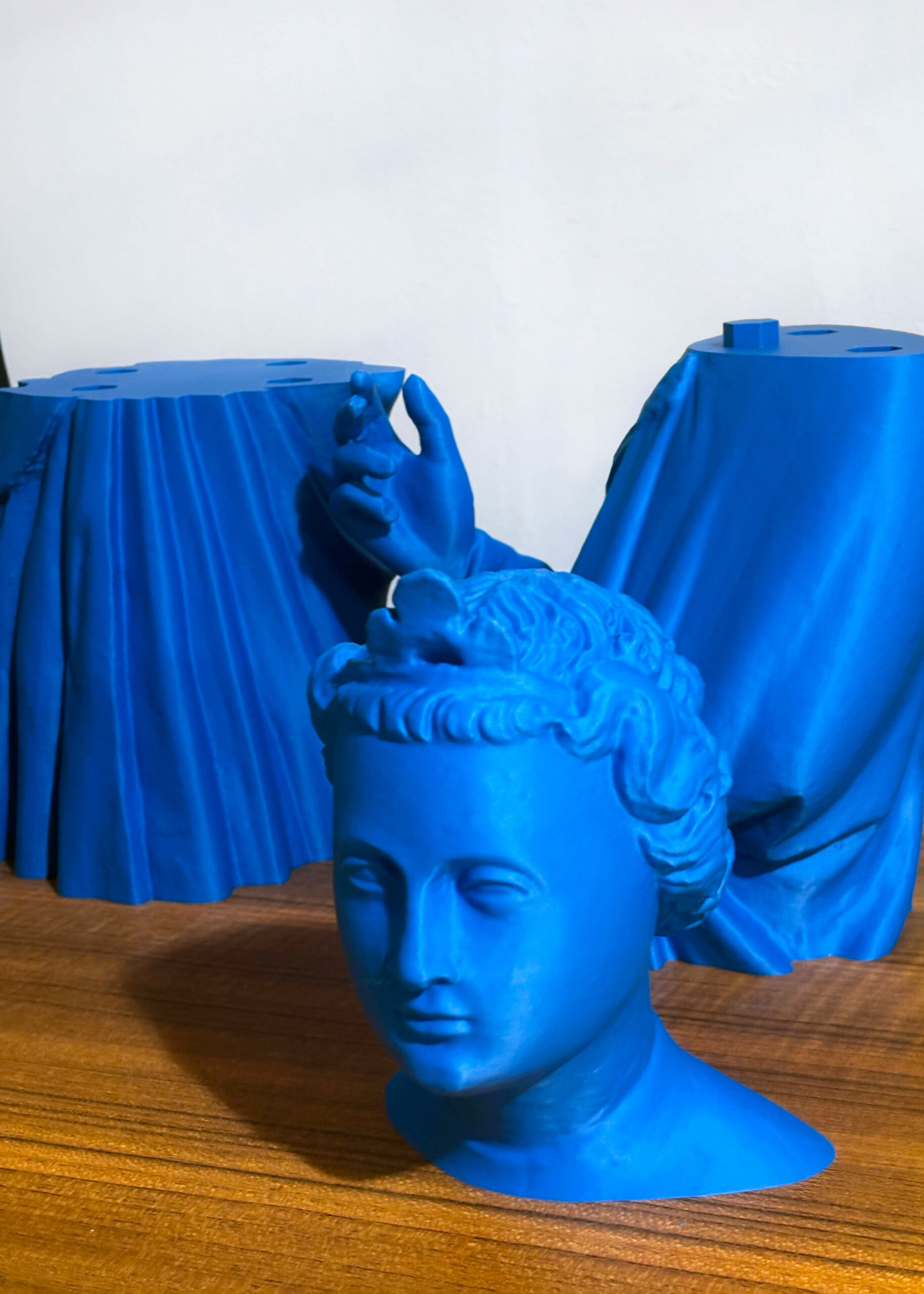 Componenti della statua ANGEL GABRIEL / "POP" in PLA durante la stampa 3D modulare realizzata da SuperForma